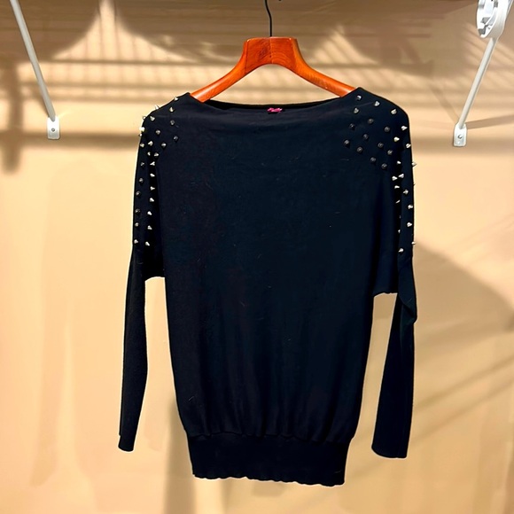 2B Bebe studded spiky long sleeve sweater - Picture 2 of 5